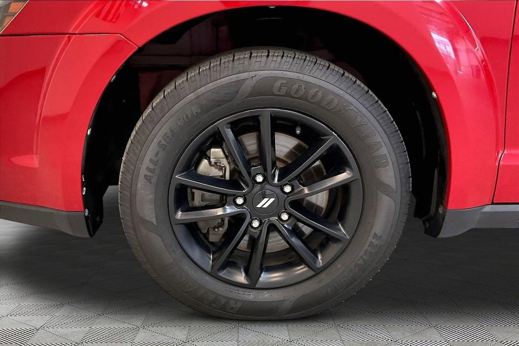 Used 2019 Dodge Journey SE w/ Connectivity Group FWD image 32