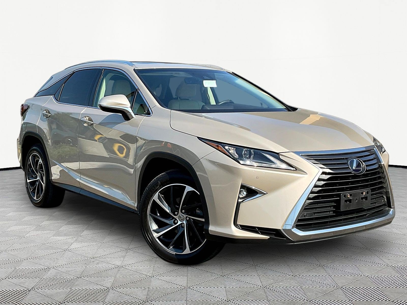 Used 2017 Lexus RX 450h AWD w/ Luxury Package image 3