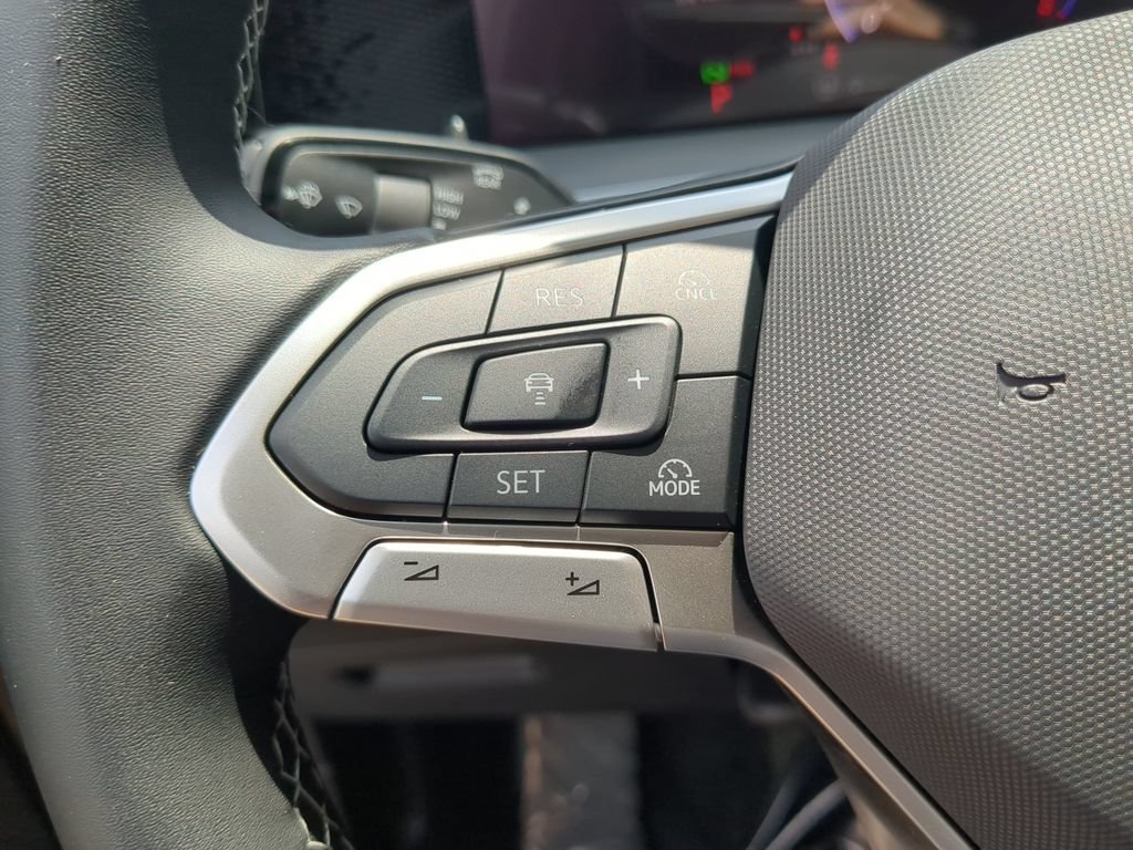 New 2026 Volkswagen Tiguan SE FWD image 26