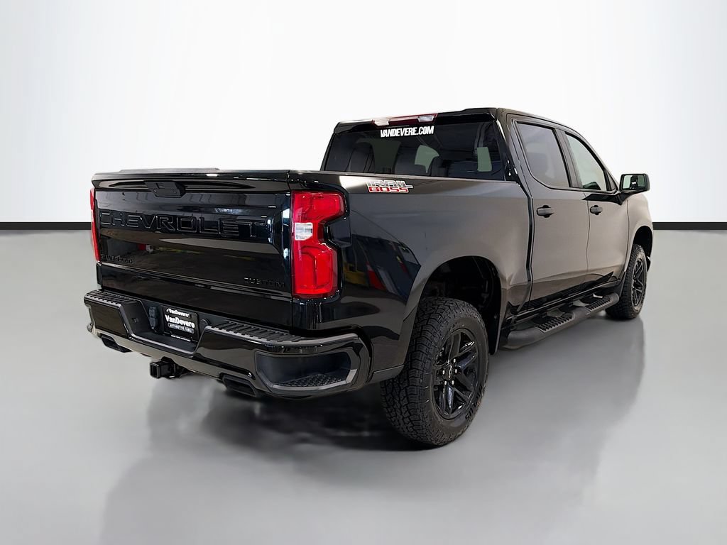 Used 2021 Chevrolet Silverado 1500 Custom Trail Boss w/ Midnight Edition AWD/4WD image 9