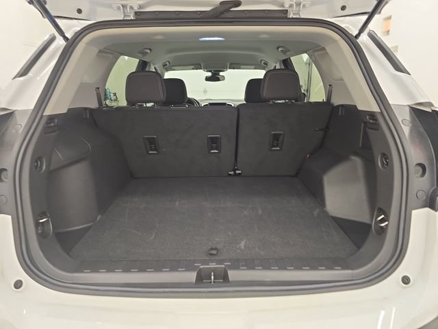 Used 2024 GMC Terrain SLE FWD image 14