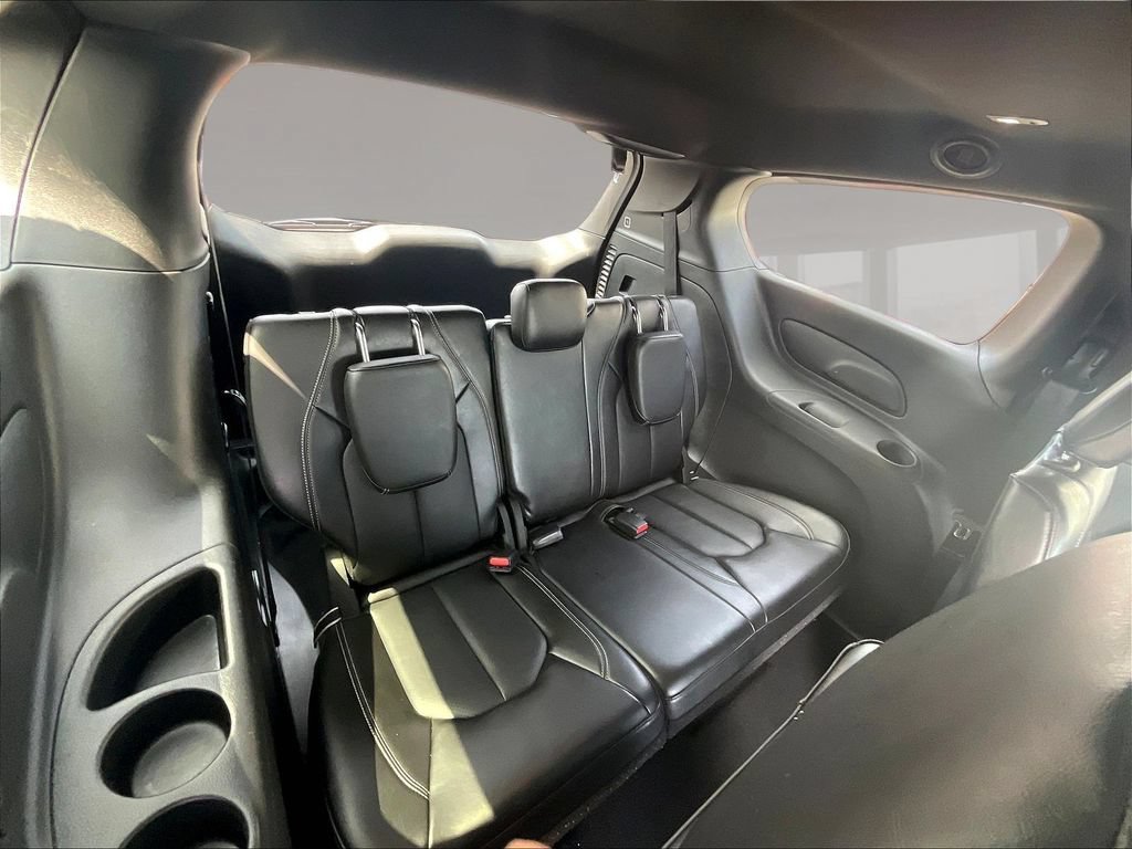 Used 2025 Chrysler Pacifica Select FWD image 25