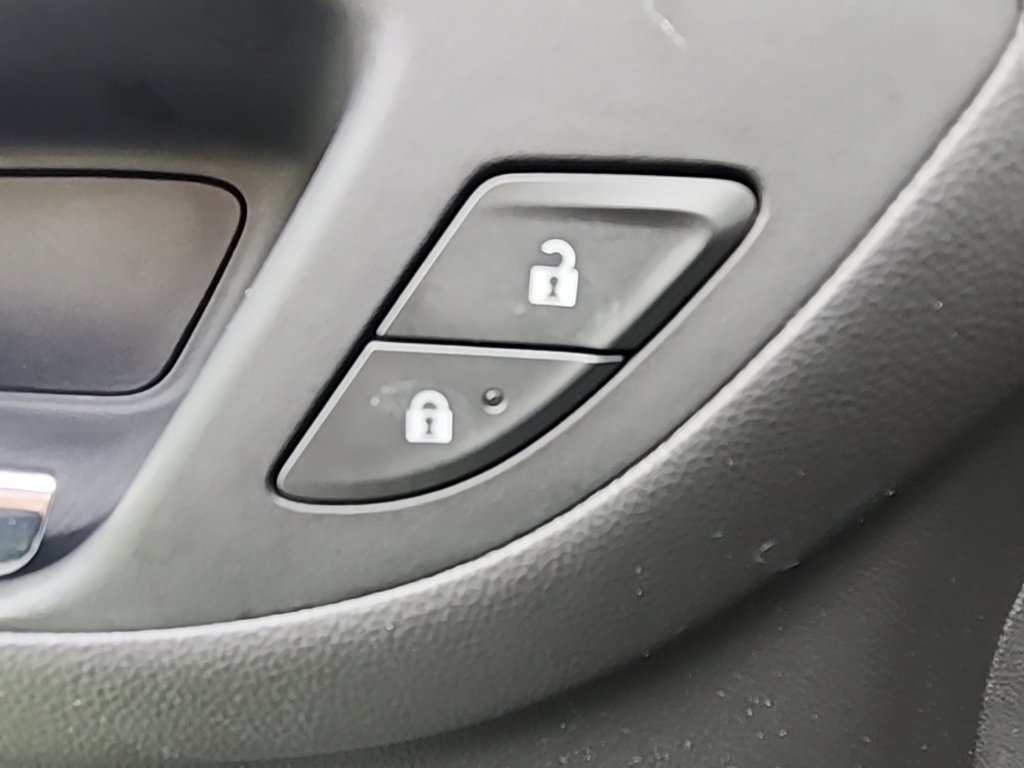 Used 2022 Chevrolet Equinox LT FWD image 18