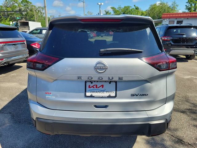 Used 2024 Nissan Rogue SV AWD/4WD image 9