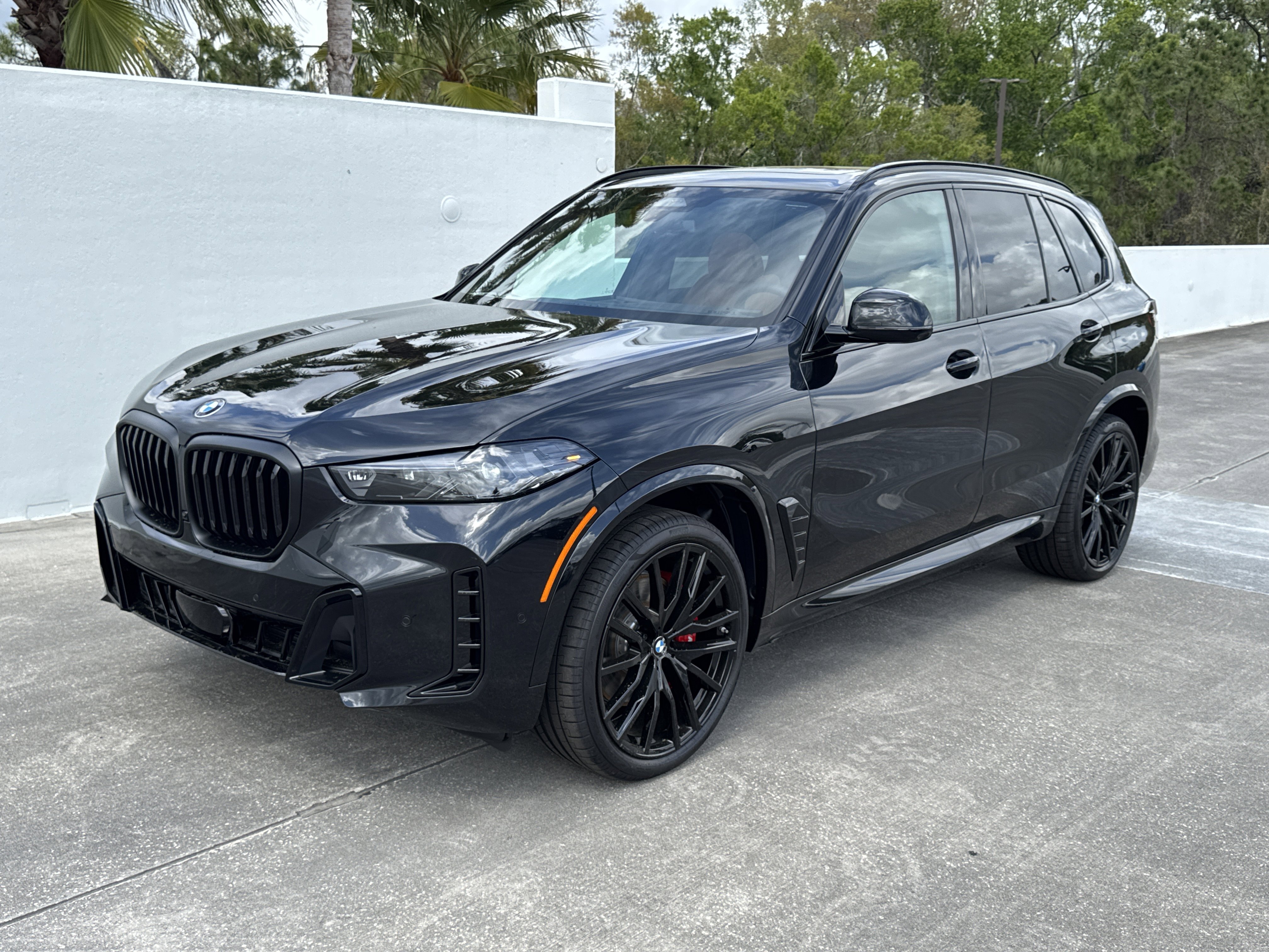 New 2026 BMW X5 xDrive40i w/ M Sport Package AWD/4WD image 3