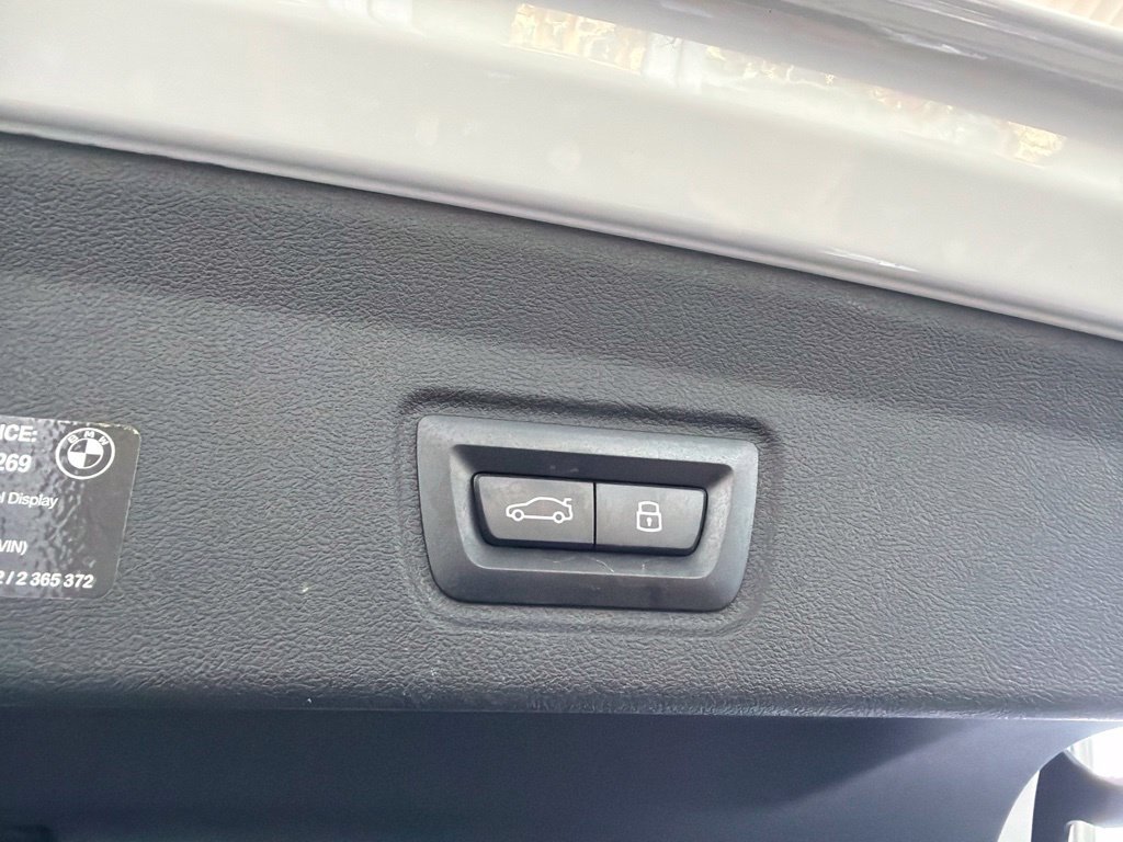 Used 2025 BMW i4 eDrive40 w/ Parking Assistance Package RWD image 22
