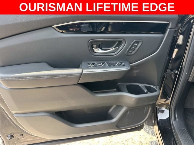 Used 2025 Honda Pilot Touring image 13
