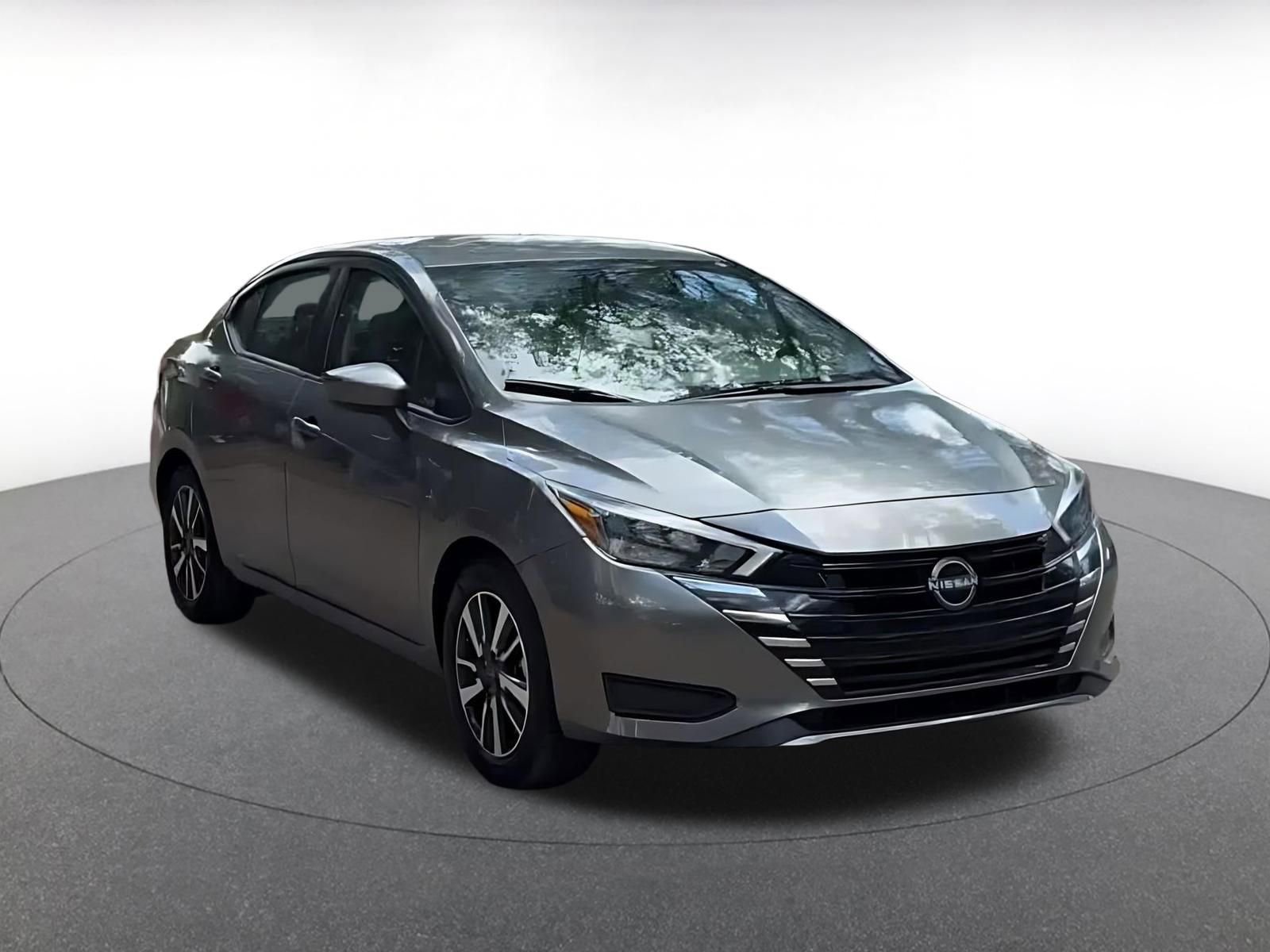 Used 2025 Nissan Versa SV FWD image 3