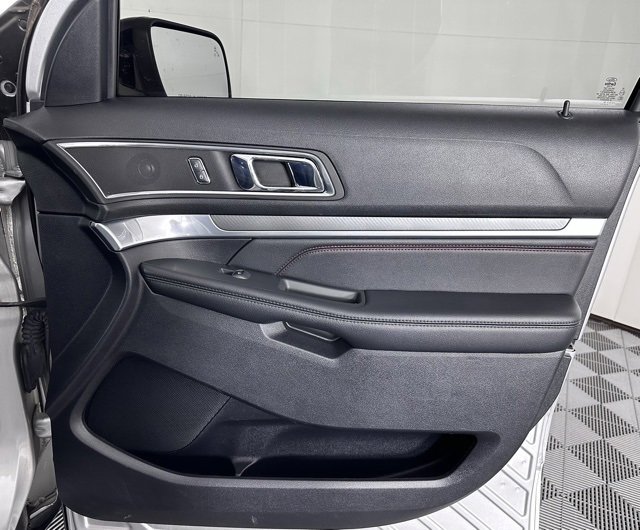 Used 2019 Ford Explorer Sport image 25