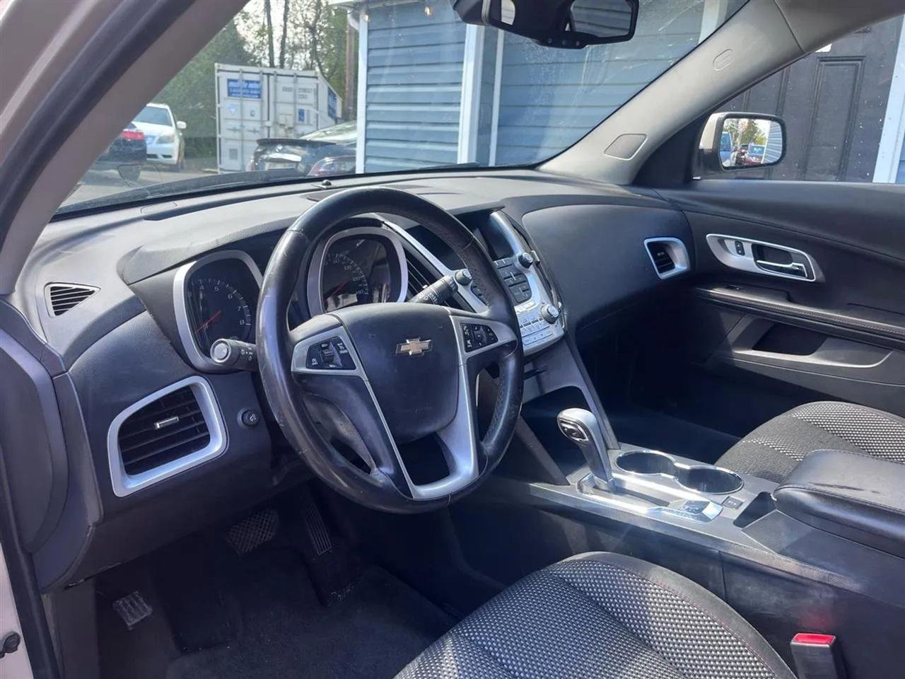 Used 2015 Chevrolet Equinox LT AWD/4WD image 13