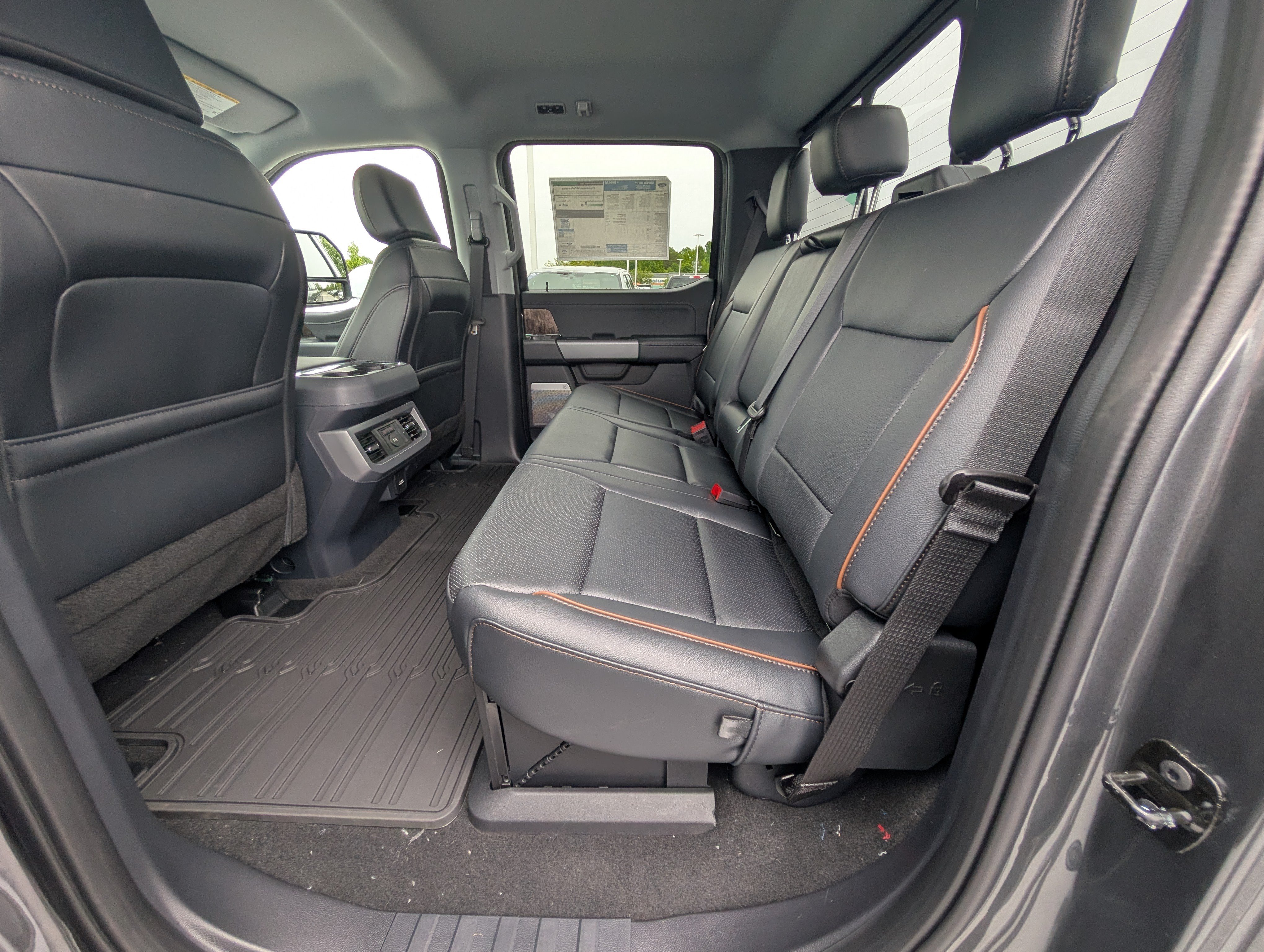 New 2026 Ford F350 Lariat w/ Black Appearance Package AWD/4WD image 9