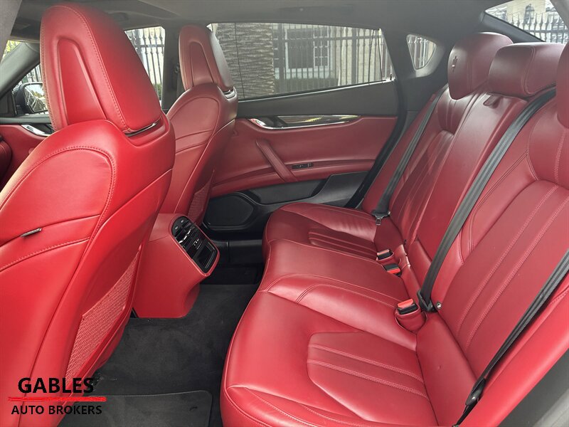 Used 2017 Maserati Quattroporte S GranSport Q4 AWD/4WD image 25