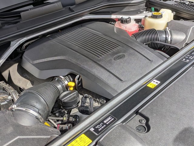 Used 2024 Land Rover Range Rover Long Wheelbase SE image 25