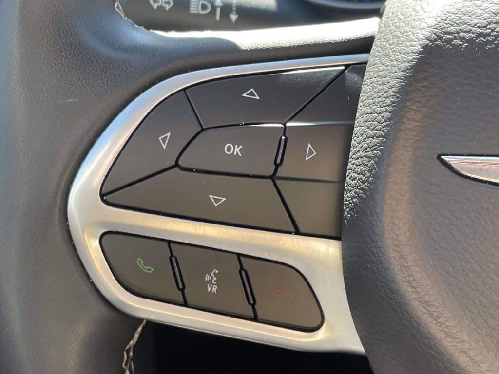 Certified 2023 Chrysler Pacifica Touring-L FWD image 31