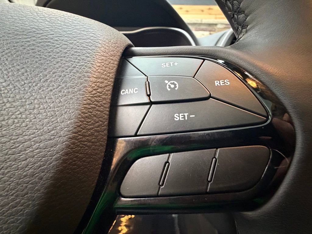 Used 2020 Jeep Cherokee Latitude Plus image 23