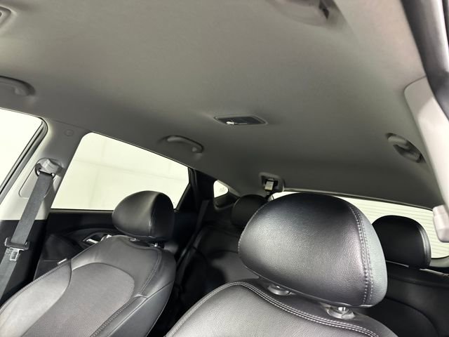 Used 2013 Hyundai Tucson GLS image 12