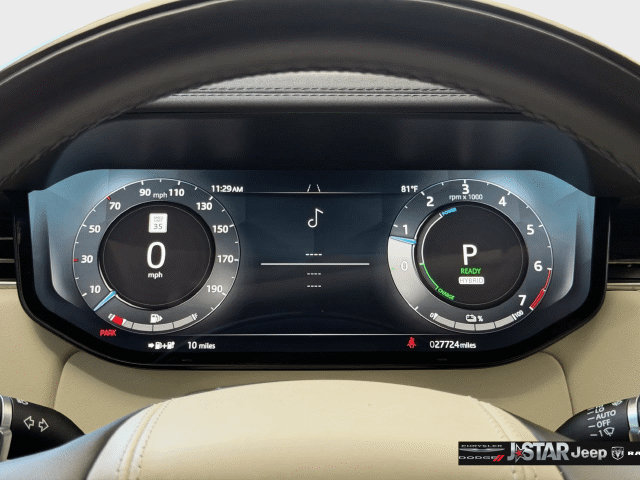 Used 2025 Land Rover Range Rover SE AWD/4WD image 23