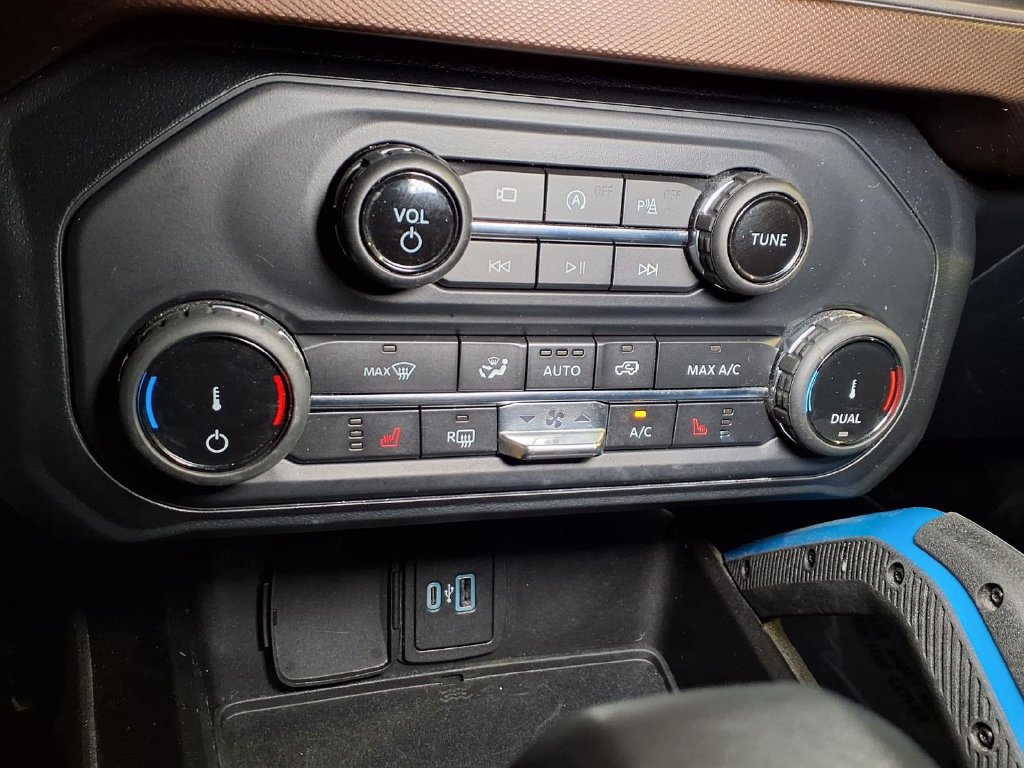 Certified 2022 Ford Bronco Outer Banks w/ Sasquatch Package AWD/4WD image 8