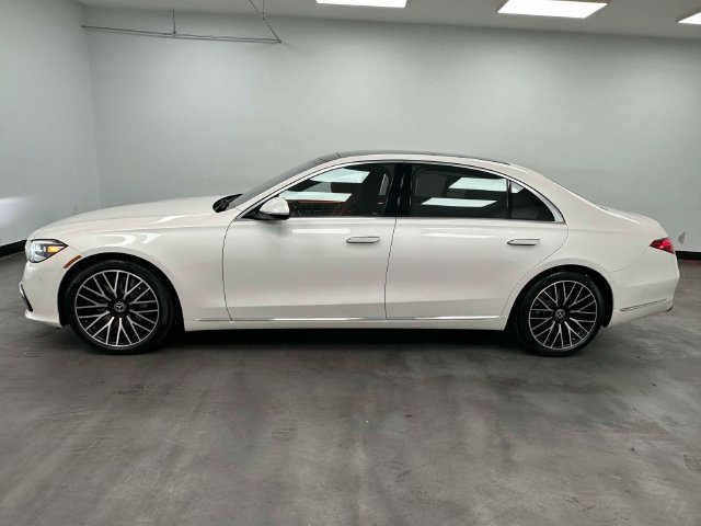 Used 2022 Mercedes-Benz S 580 4MATIC Sedan w/ Rear Seat Package image 11