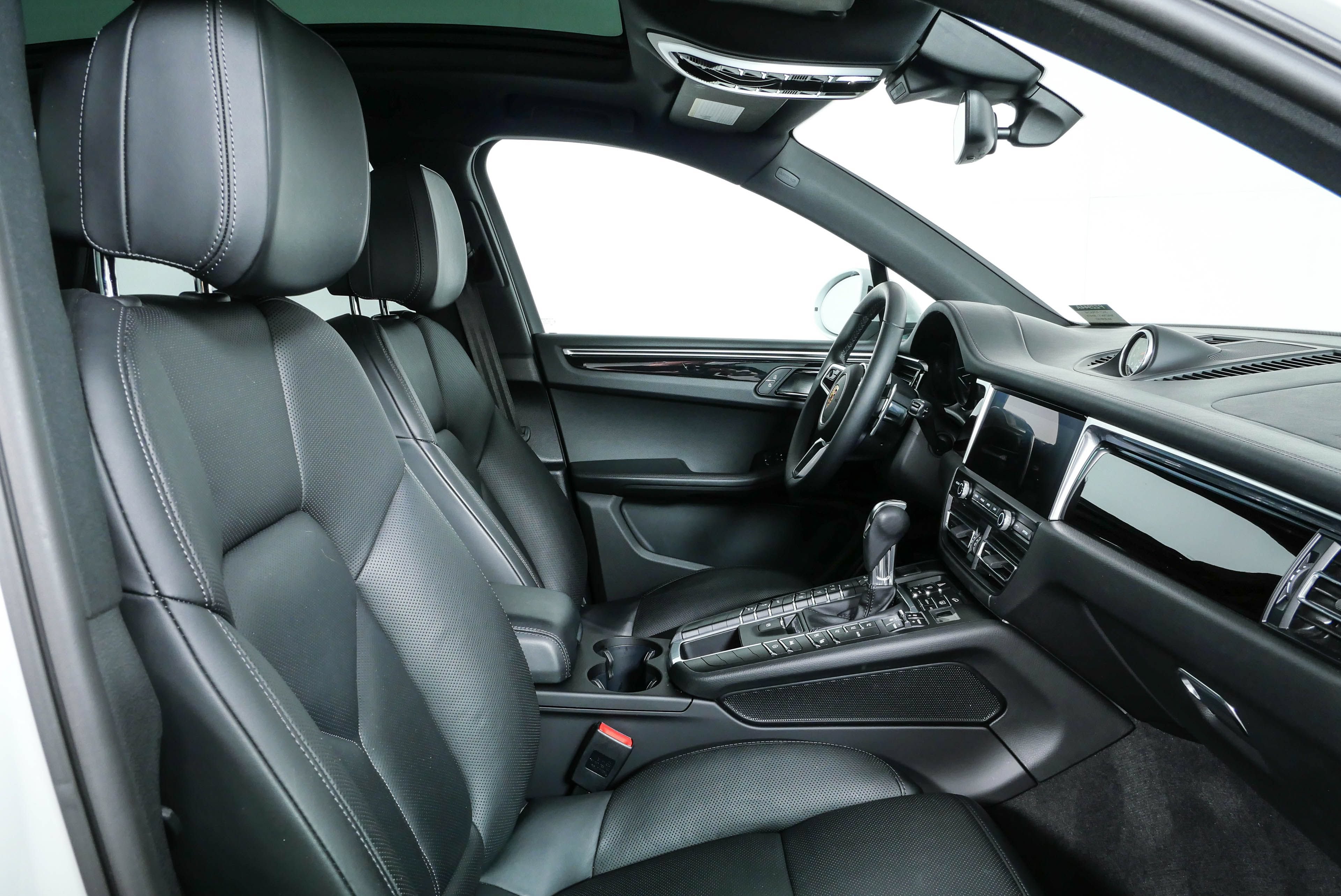 Certified 2021 Porsche Macan S AWD/4WD image 25