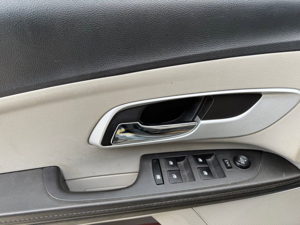 Used 2010 Chevrolet Equinox LS image 6