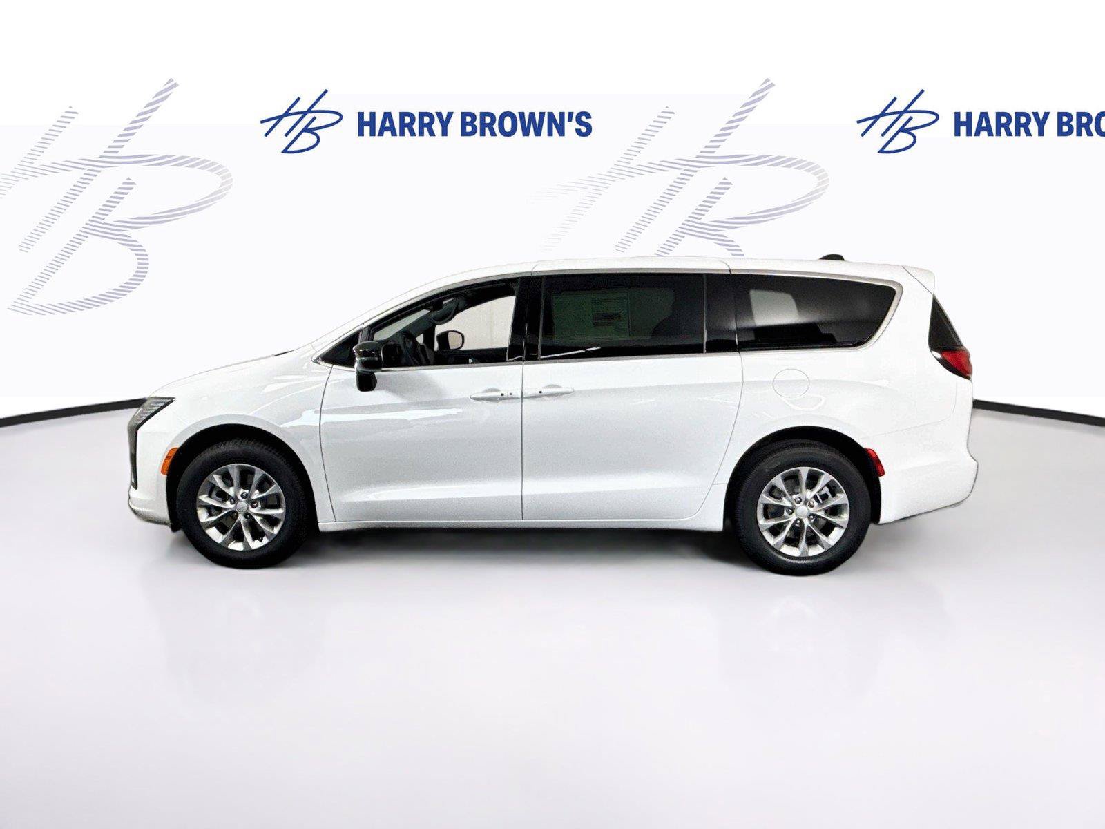 New 2027 Chrysler Pacifica Select AWD/4WD image 27