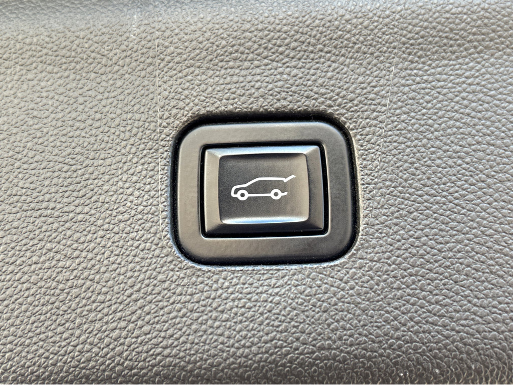 Used 2022 Buick Enclave Premium image 31