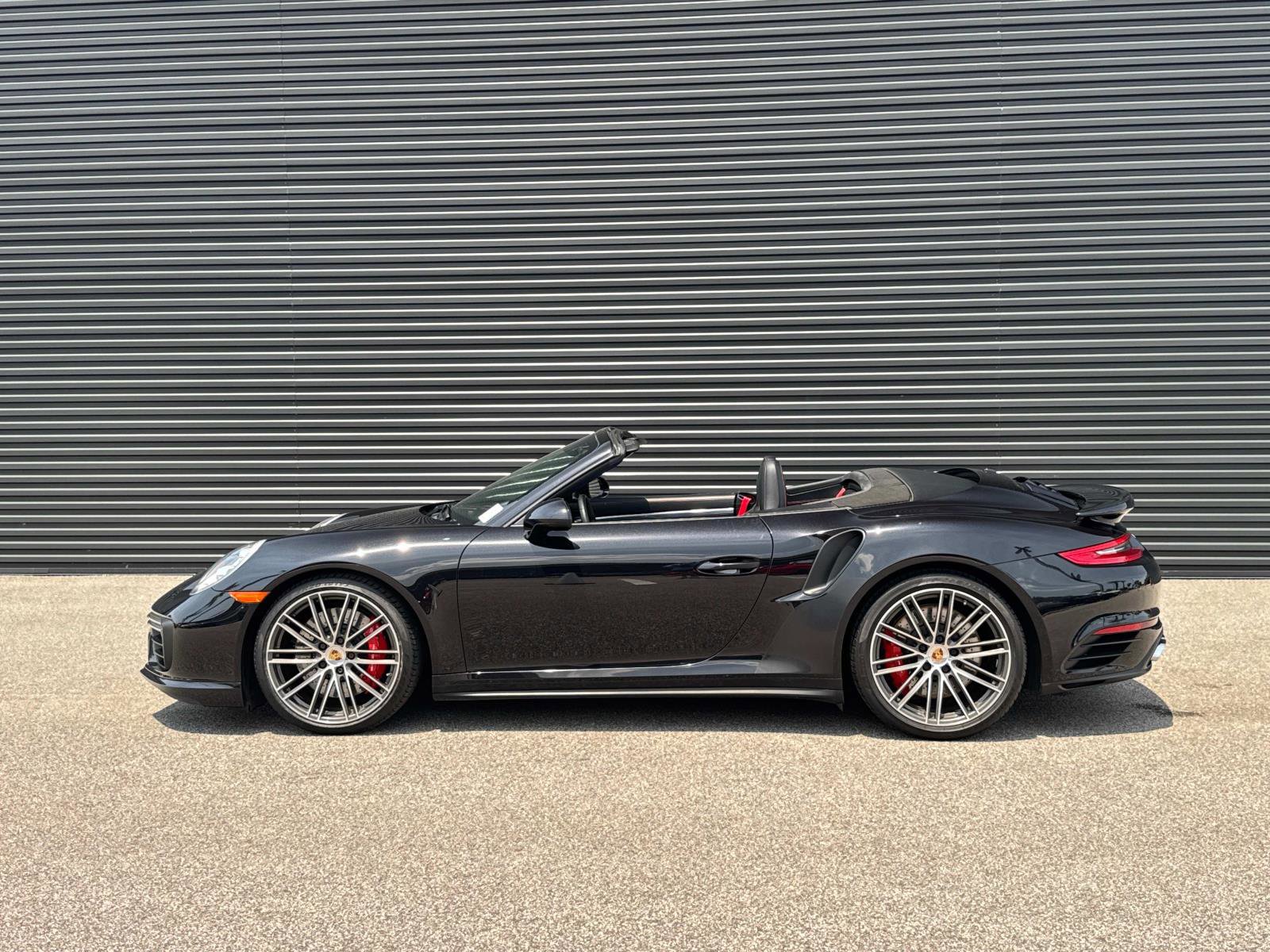 Certified 2019 Porsche 911 Turbo image 2