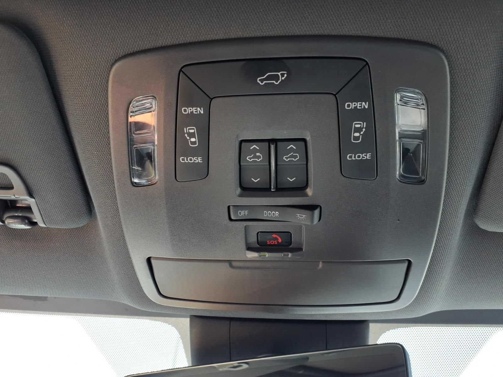 Used 2021 Toyota Sienna XSE AWD/4WD image 30