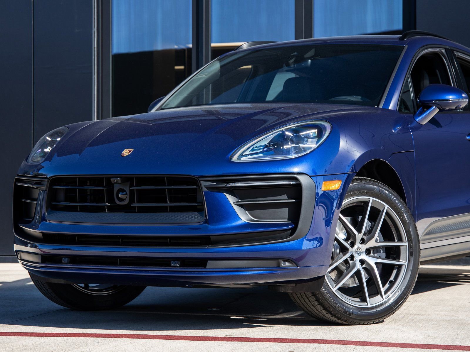 Certified 2026 Porsche Macan image 7