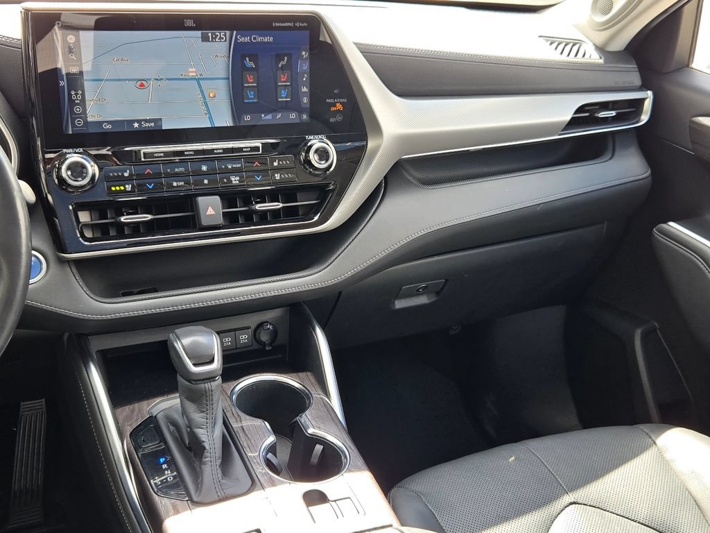 Used 2020 Toyota Highlander Platinum AWD/4WD image 36