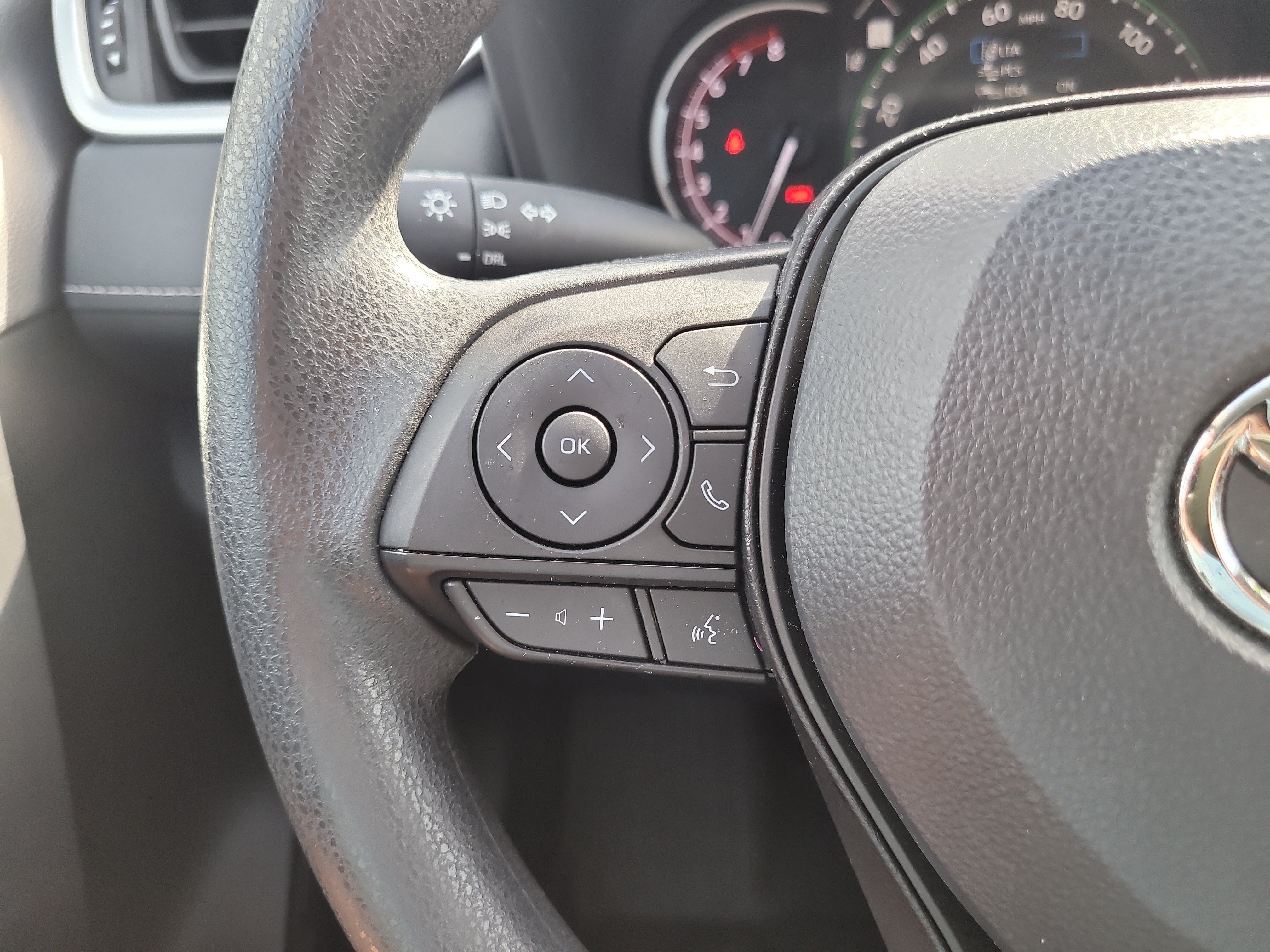 Certified 2024 Toyota RAV4 LE FWD image 27