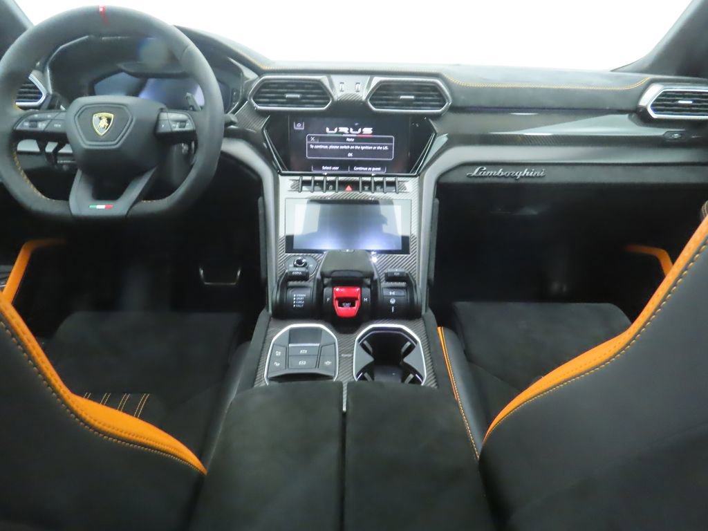 Used 2024 Lamborghini Urus Performante image 13