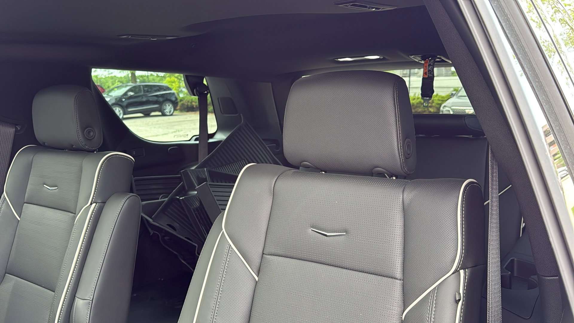 New 2026 Cadillac Escalade Luxury w/ Touring Package AWD/4WD image 29