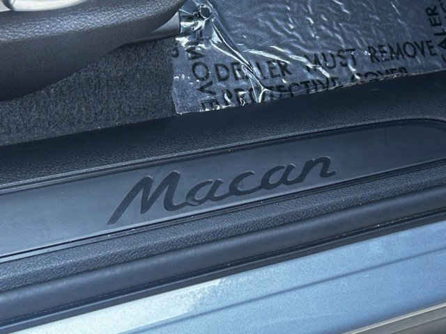 Certified 2025 Porsche Macan image 31