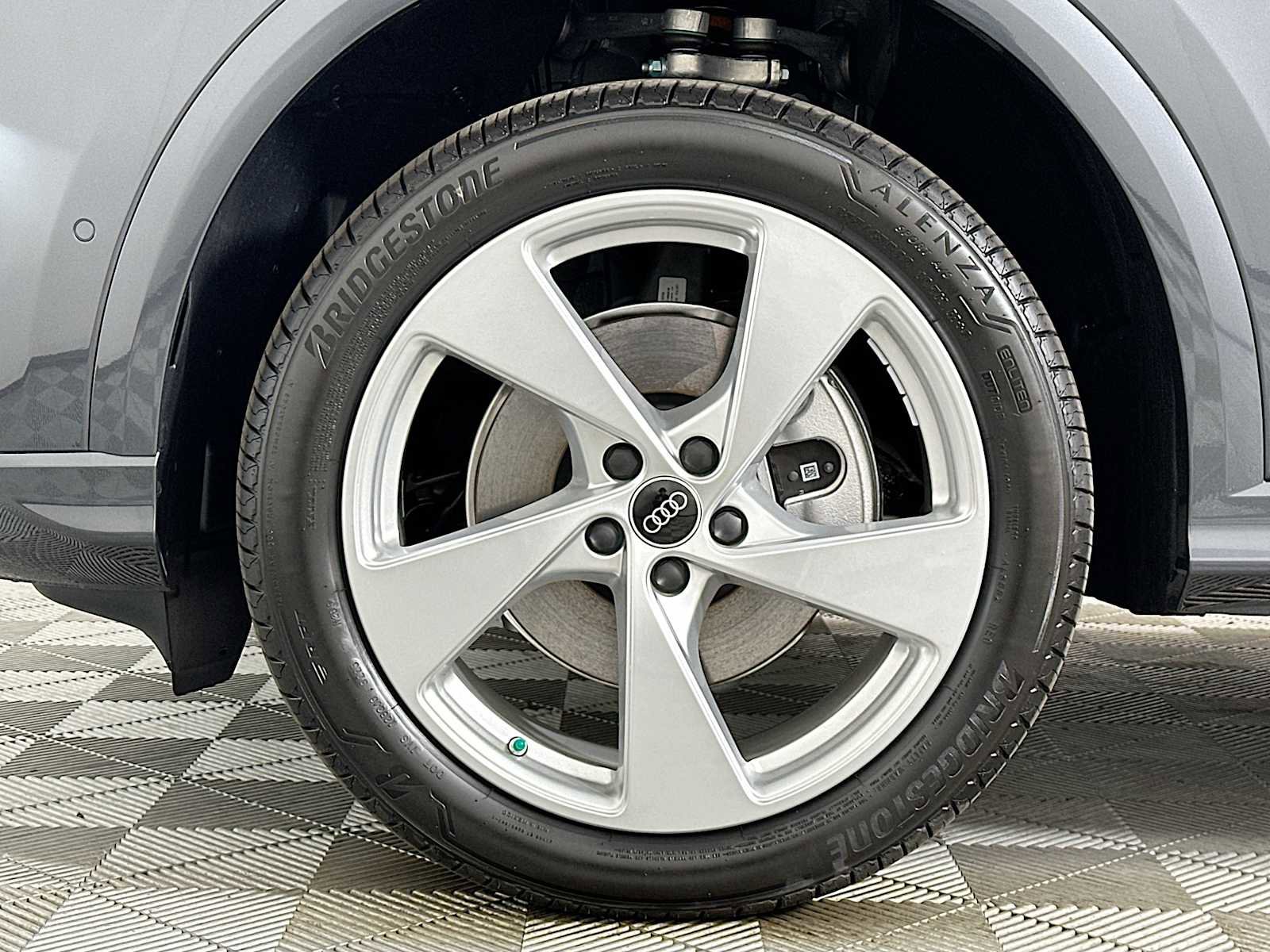 New 2025 Audi Q5 Premium Plus image 29