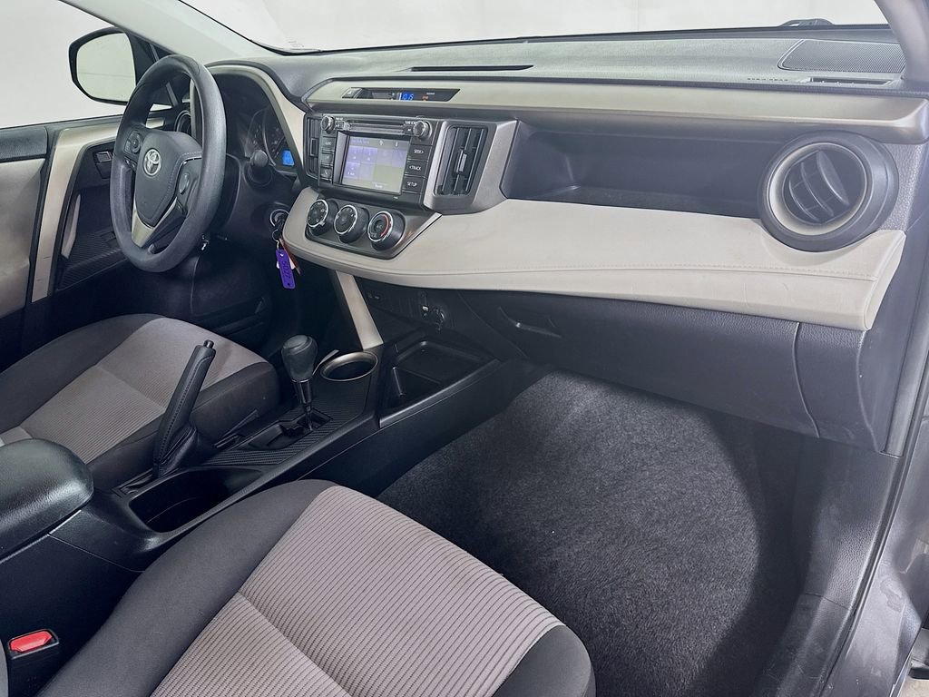 Used 2015 Toyota RAV4 LE image 33