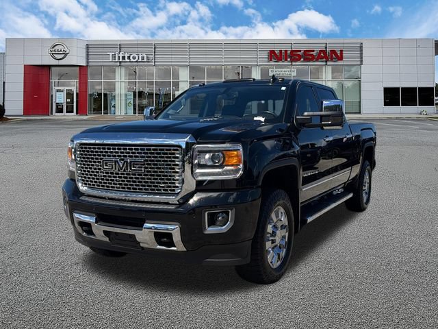 Used 2016 GMC Sierra 2500 Denali w/ Suspension Package, Off-Road AWD/4WD image 3