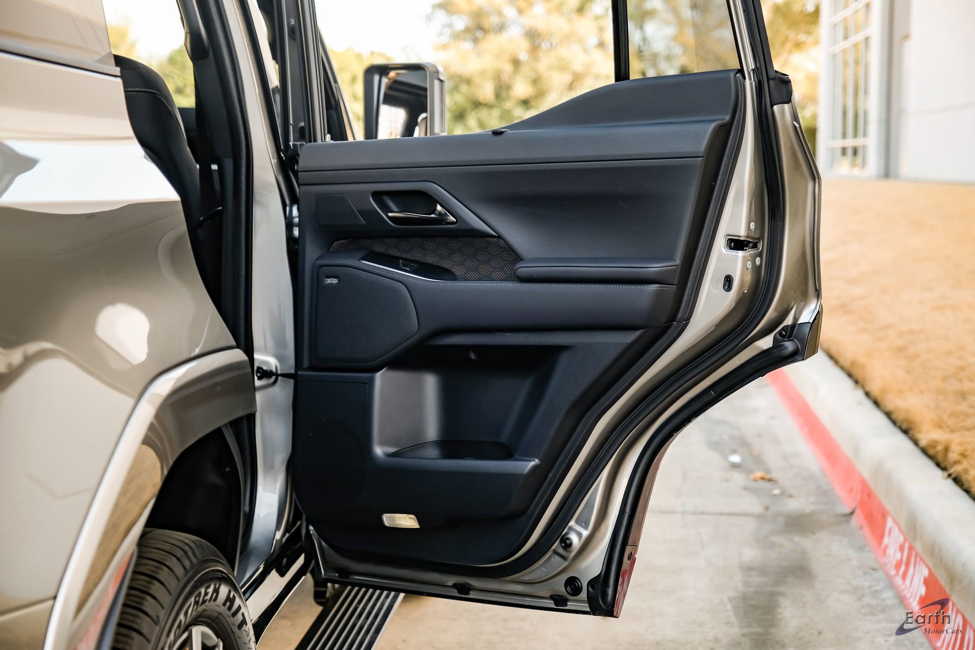 Used 2025 Lexus GX 550 550 Luxury+ HUD Traffic LIFTED w/ Accessory Package (2T) image 96