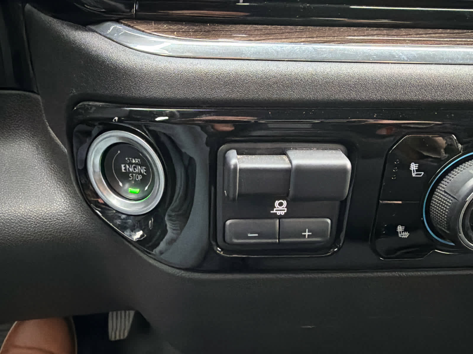 Used 2025 Chevrolet Silverado 1500 LT image 28