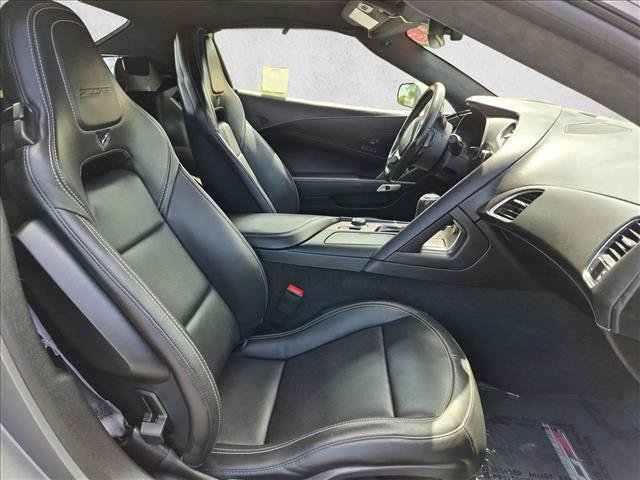 Used 2015 Chevrolet Corvette Z06 w/ 3LZ Preferred Equipment Group RWD image 19