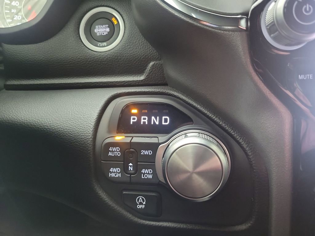 Used 2025 RAM 1500 Laramie AWD/4WD image 12