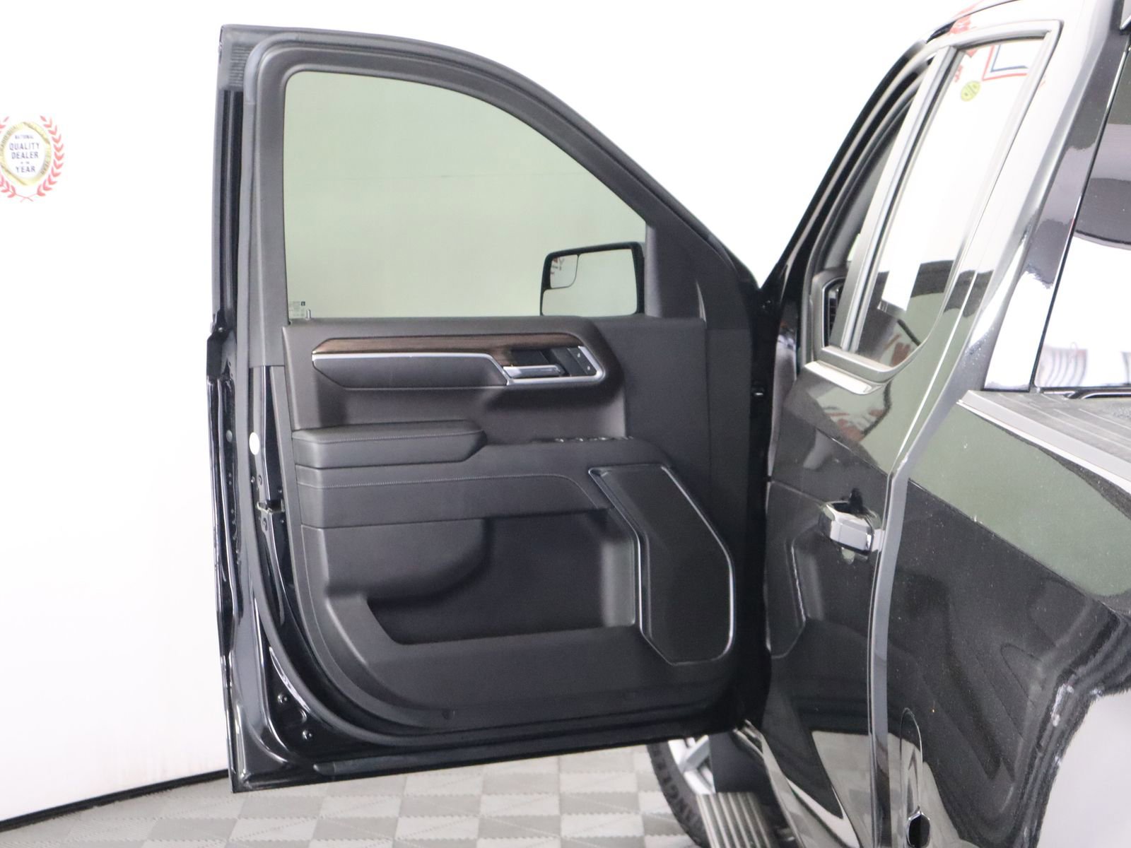 Used 2022 Chevrolet Silverado 1500 LT image 12