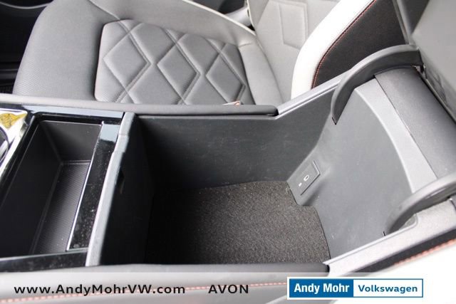 Used 2025 Volkswagen Atlas Peak Edition SE image 47