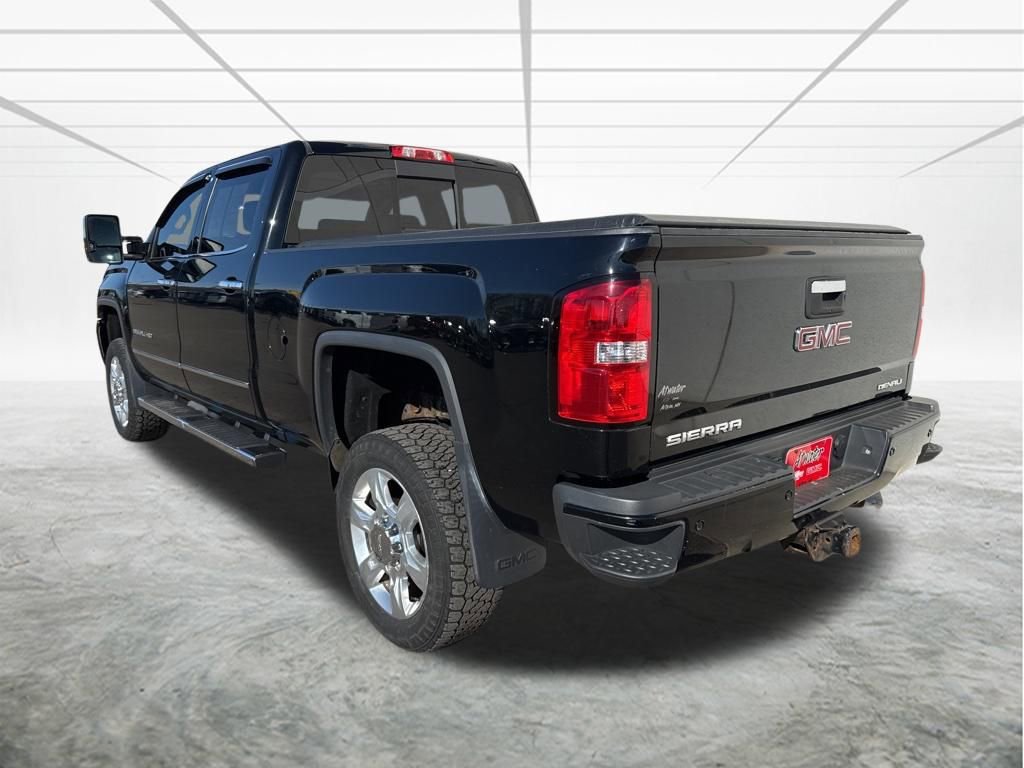 Used 2017 GMC Sierra 2500 Denali AWD/4WD image 3