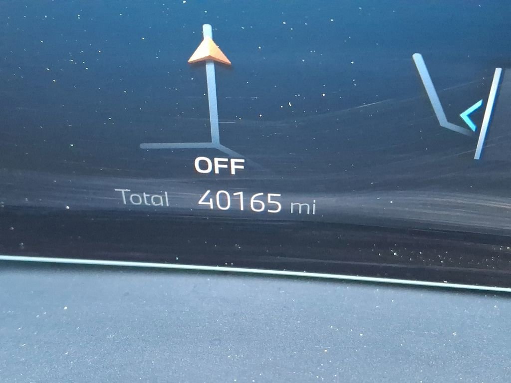 Used 2024 BMW iX xDrive50 w/ Sport Package image 15