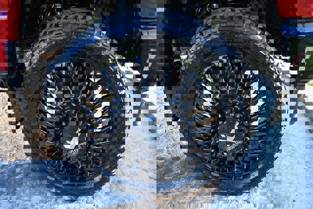 Used 2024 Ford F350 Lariat w/ Chrome Package image 11