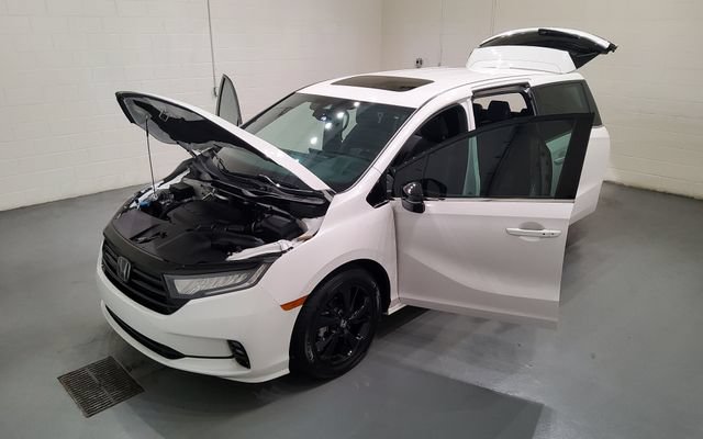 Used 2024 Honda Odyssey Sport image 13