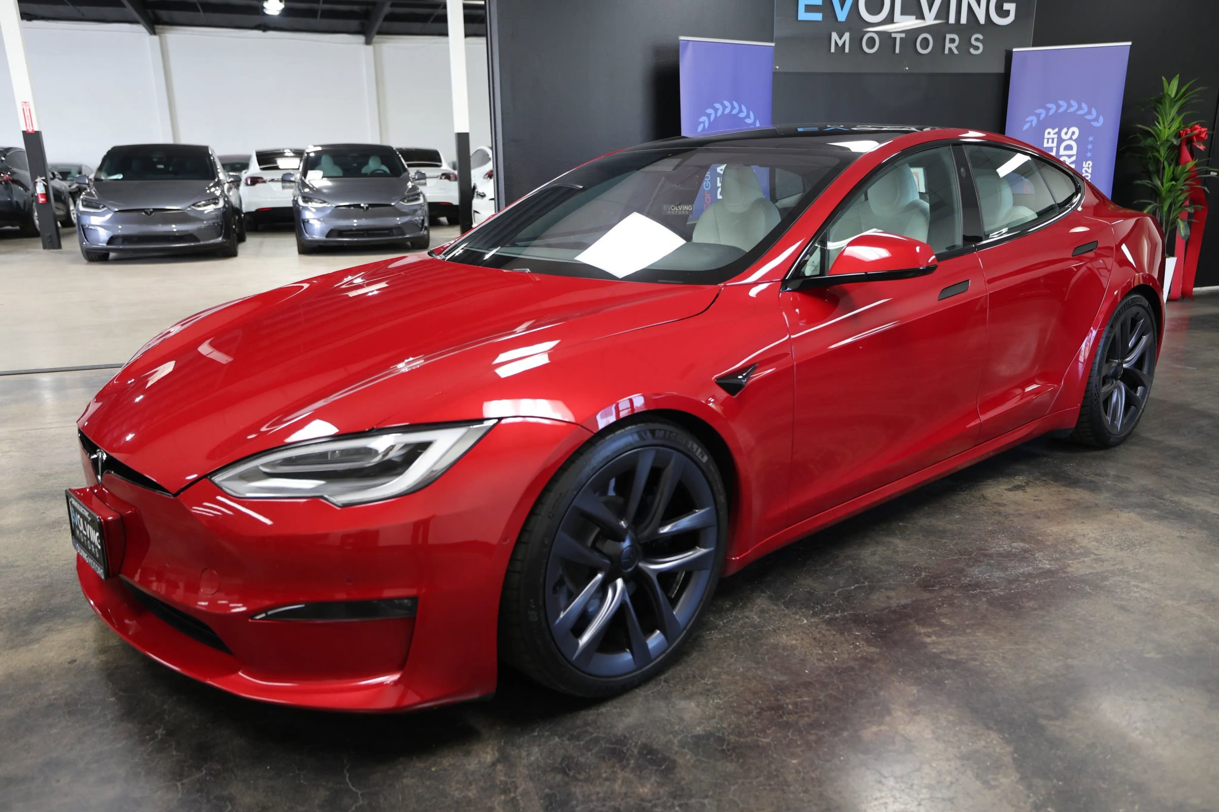 Used 2022 Tesla Model S Standard Range AWD/4WD image 4