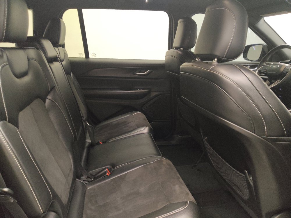 Used 2023 Jeep Grand Cherokee L Laredo AWD/4WD image 19